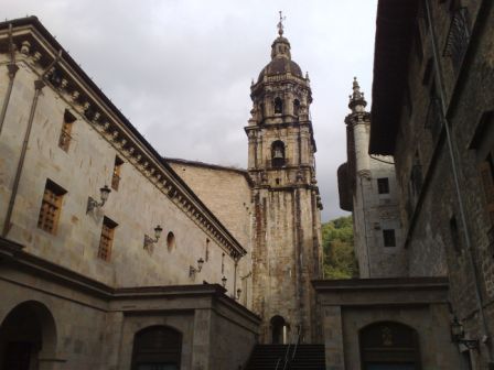 Bergara - church and medieval center